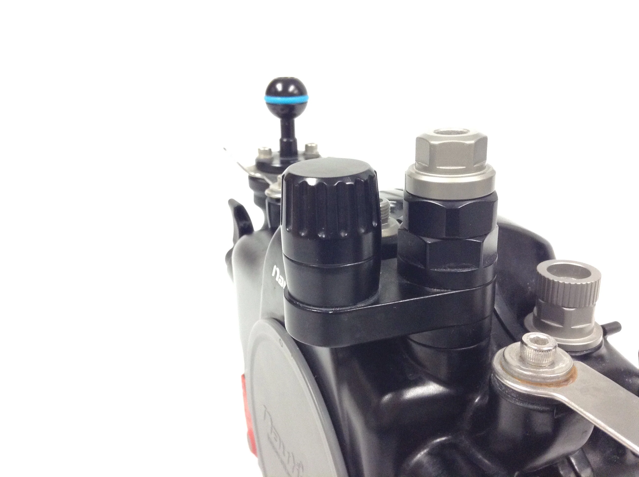 cp.3143 Pre-owned NA-A7 Housing for Sony A7/A7R Cameras SKU:17410 with Offset Vacuum valve, Nikonos bulkhead and an M14 blank - Image 5