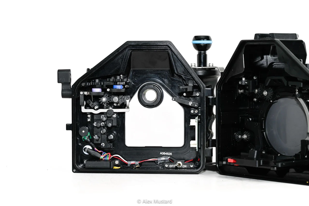 CP.5172 Pre-owned Nauticam NA-EM1 Housing for Olympus OM-D E-M1 Camera - Image 6