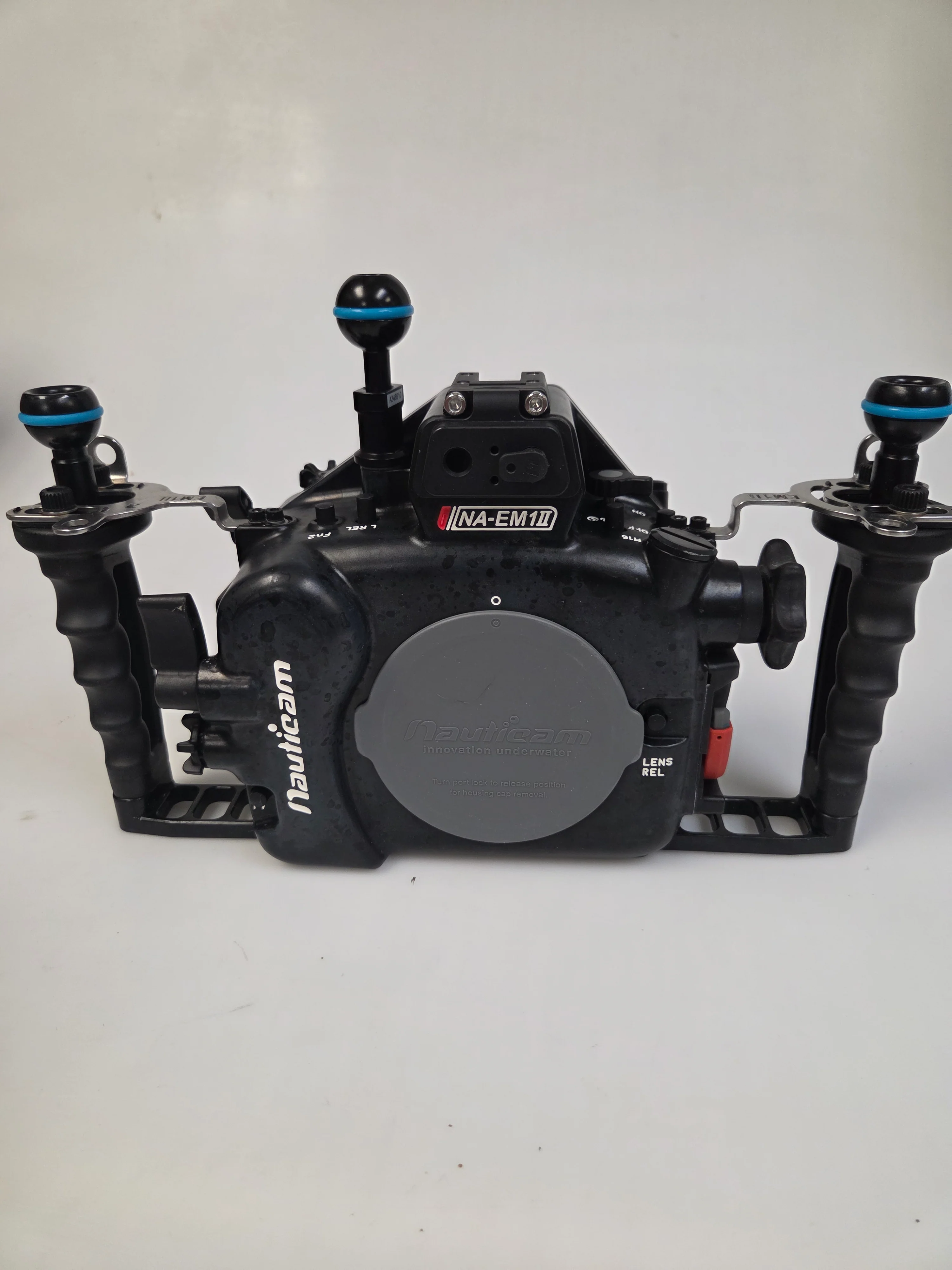 CP.5339 - Pre-owned NA-EM1II Housing for Olympus OM-D E-M1II Camera - Image 2