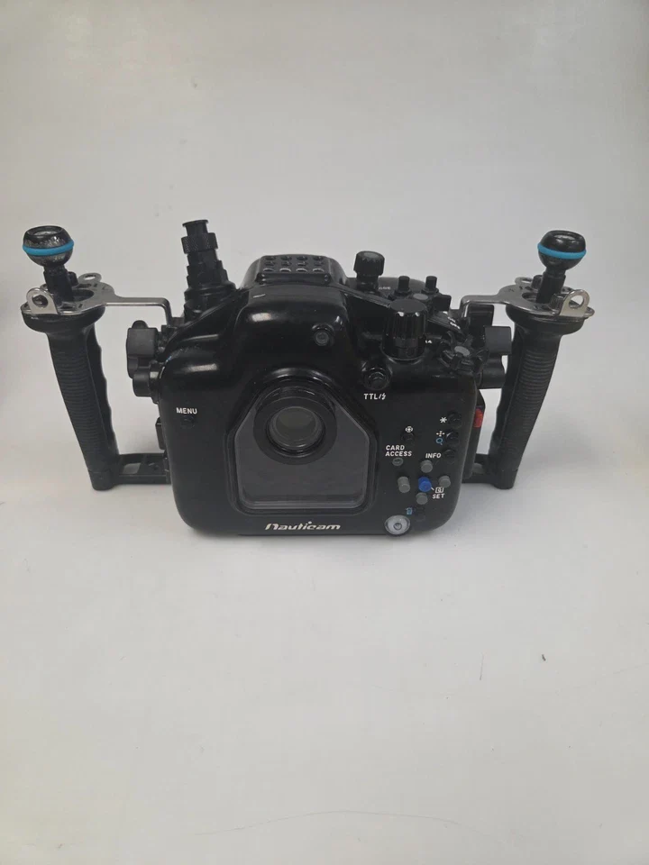 CP.5377 - Preowned 17338 Nauticam NA-R7 Underwater Housing - Image 2