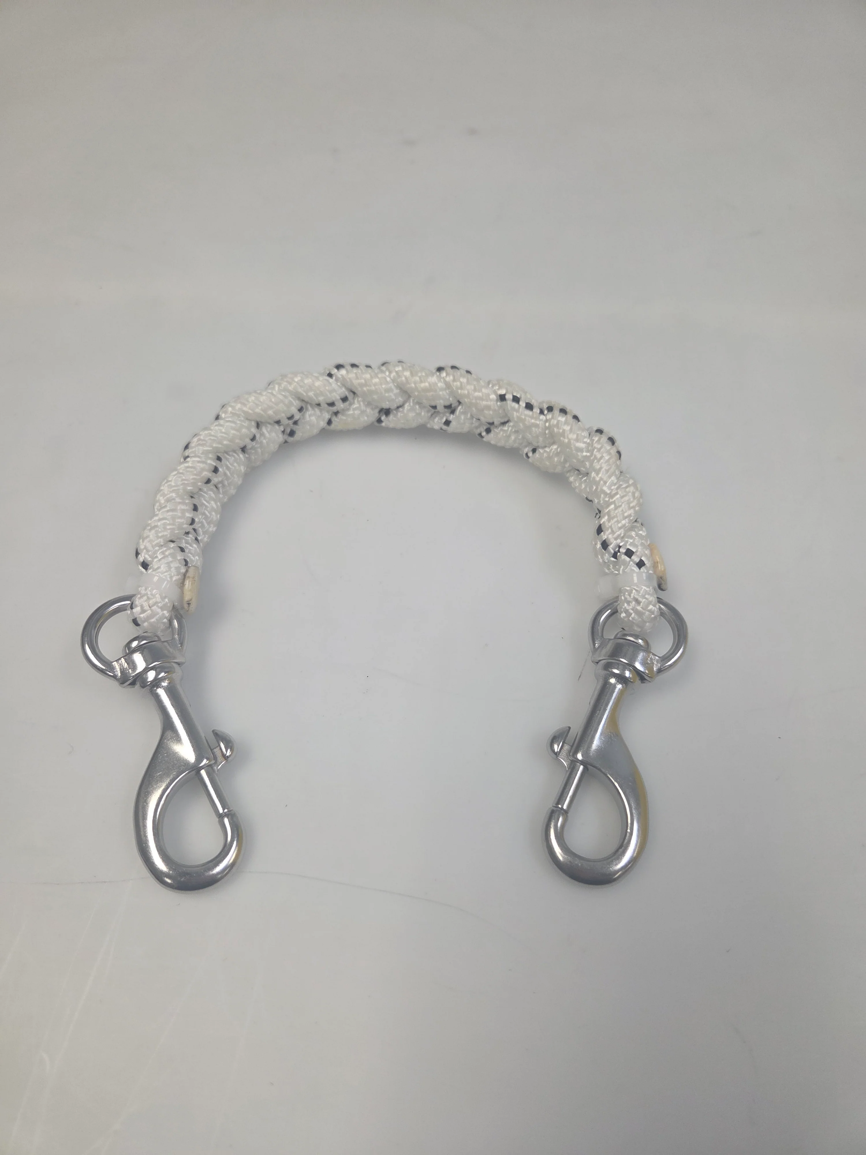 CP.5424 - Pre-owned 25413 Nauticam 27cm Lanyard With 2 Snap Hooks - Image 2