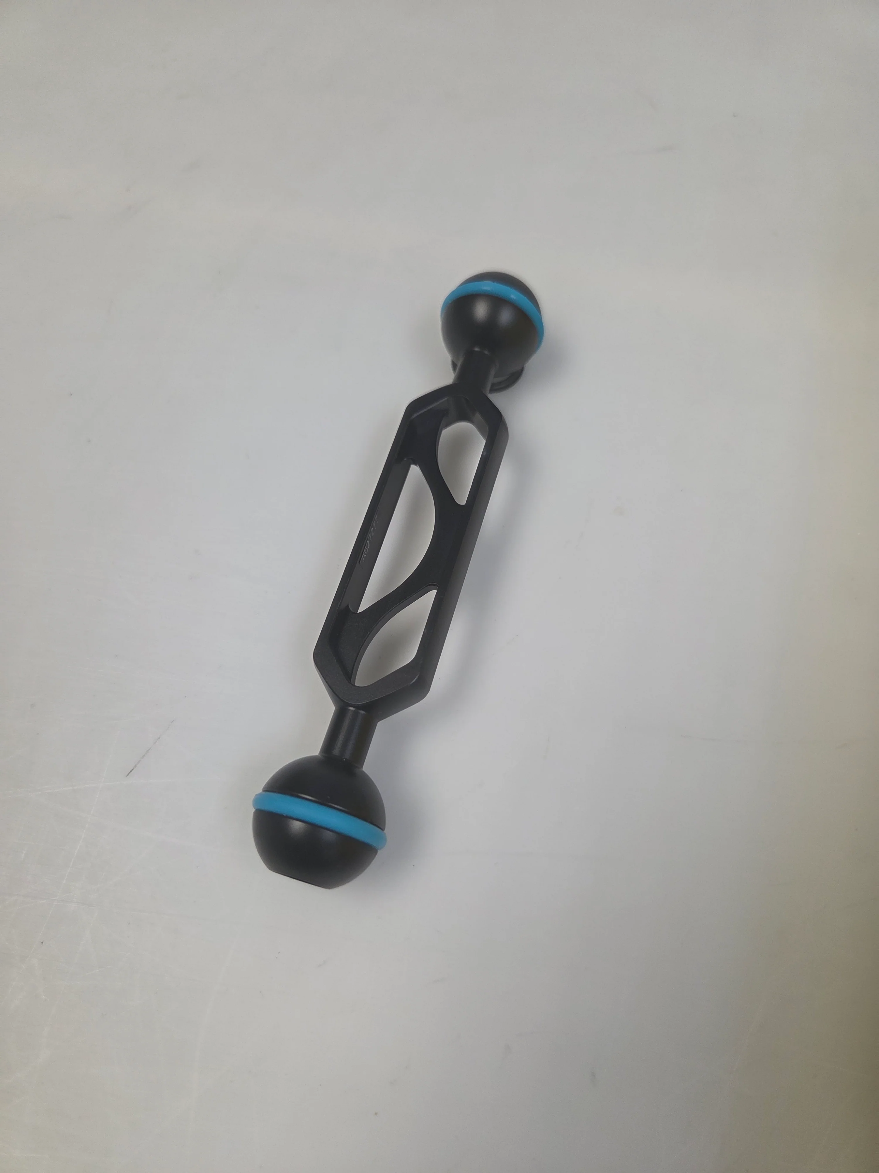 CP.5457 - Pre-owned 72203 Nauticam 125mm Double Ball Arm - Image 2