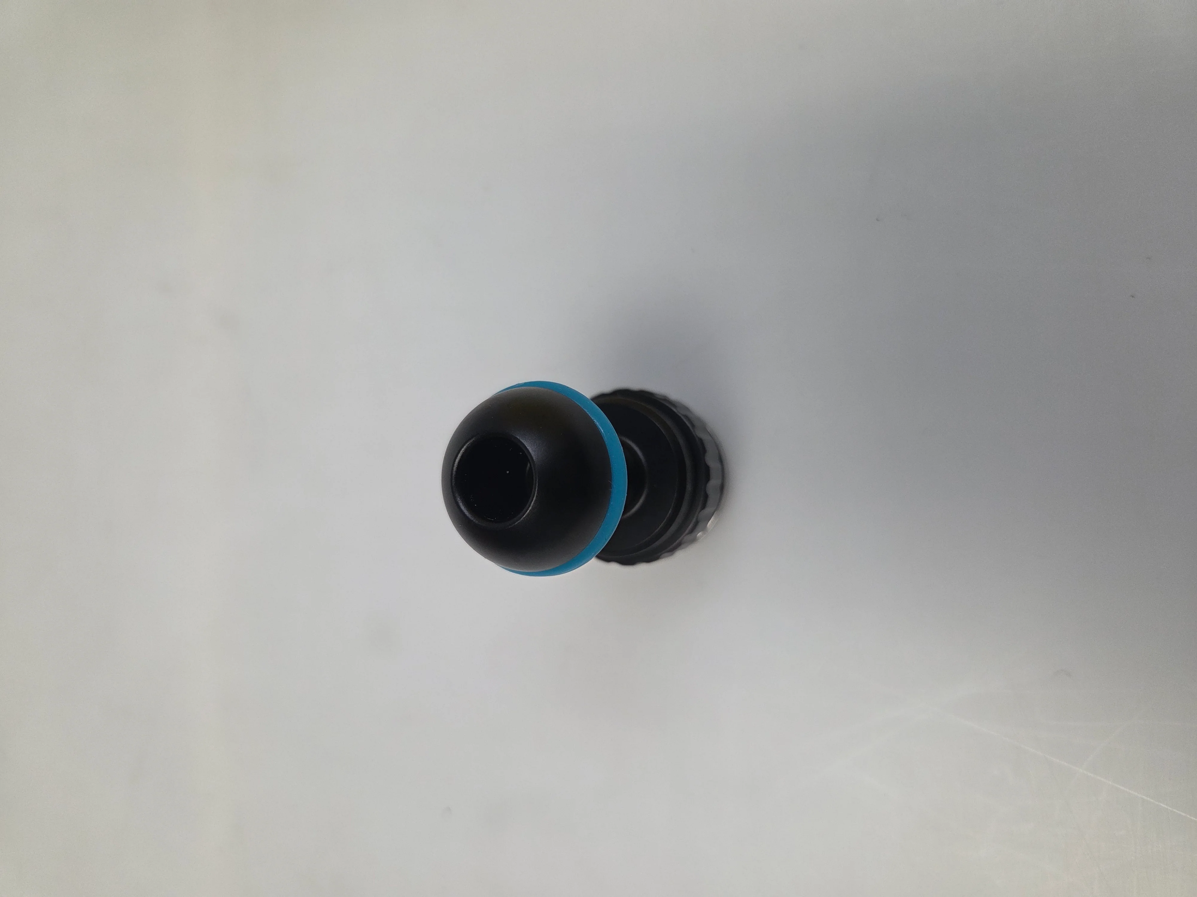 CP.5474 - Pre-owned 25311 Nauticam Strobe Mounting Ball for Cold Shoe - Image 2