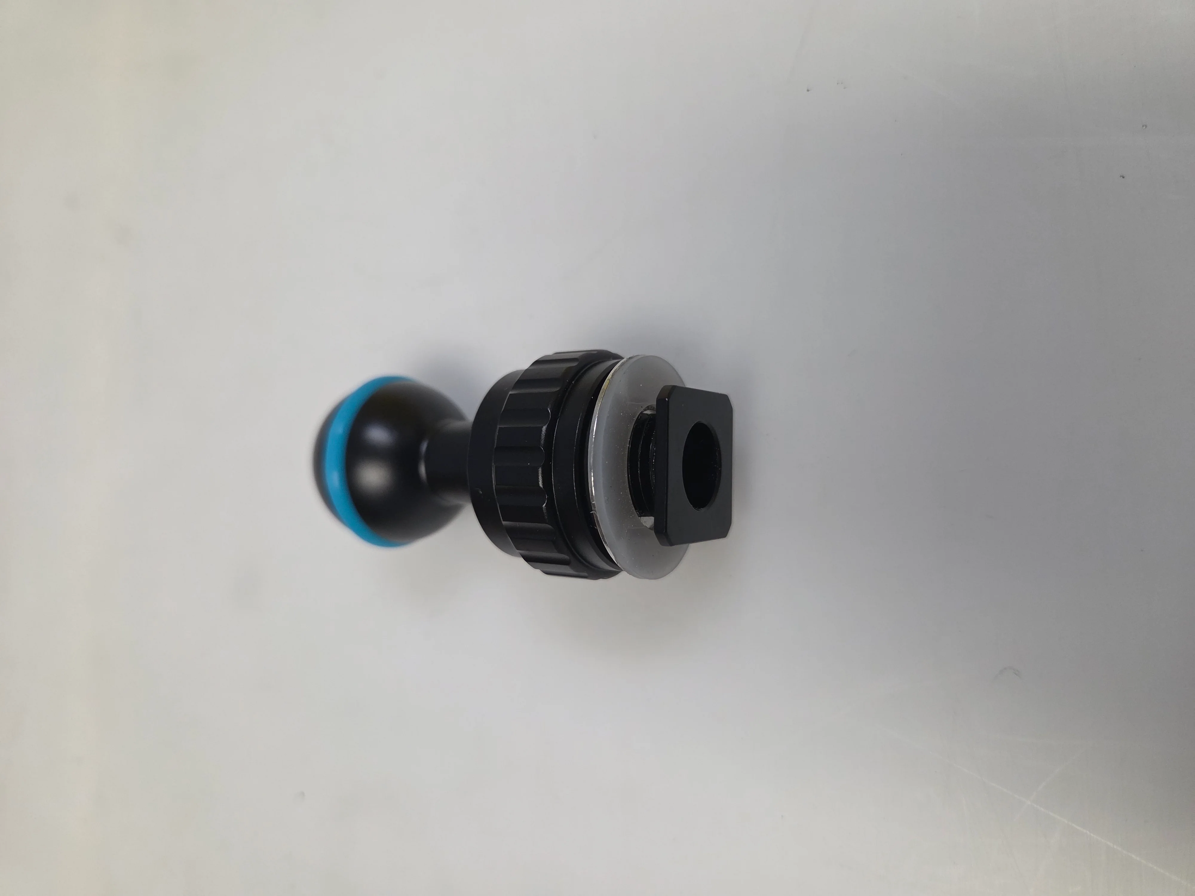CP.5474 - Pre-owned 25311 Nauticam Strobe Mounting Ball for Cold Shoe - Image 3