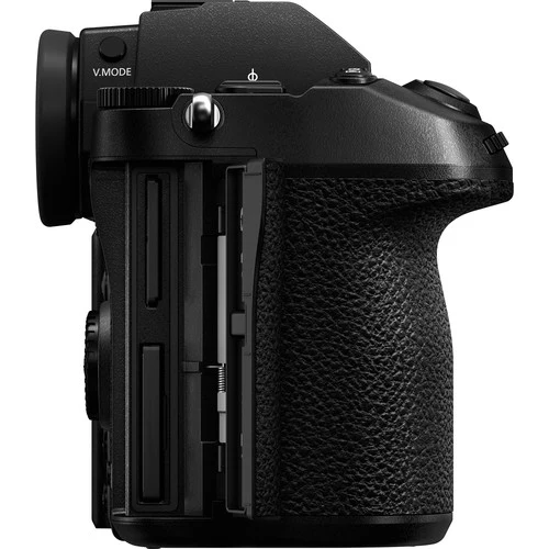 Panasonic Lumix DC-S1 Mirrorless Digital Camera (Choose Bundle) - Image 7