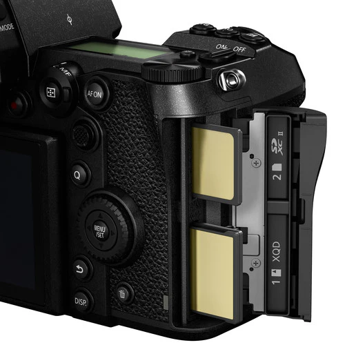 Panasonic Lumix DC-S1 Mirrorless Digital Camera (Choose Bundle) - Image 8