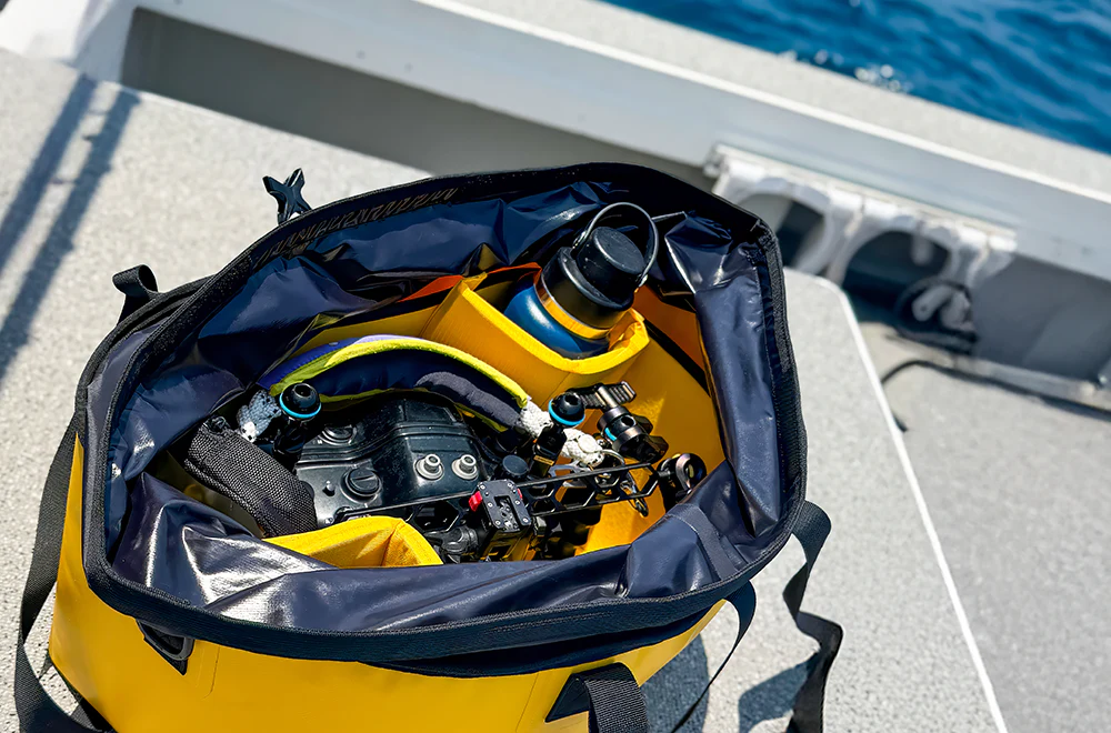 Sea & Sea Yellow Sub Mega Tote Bag - Image 6