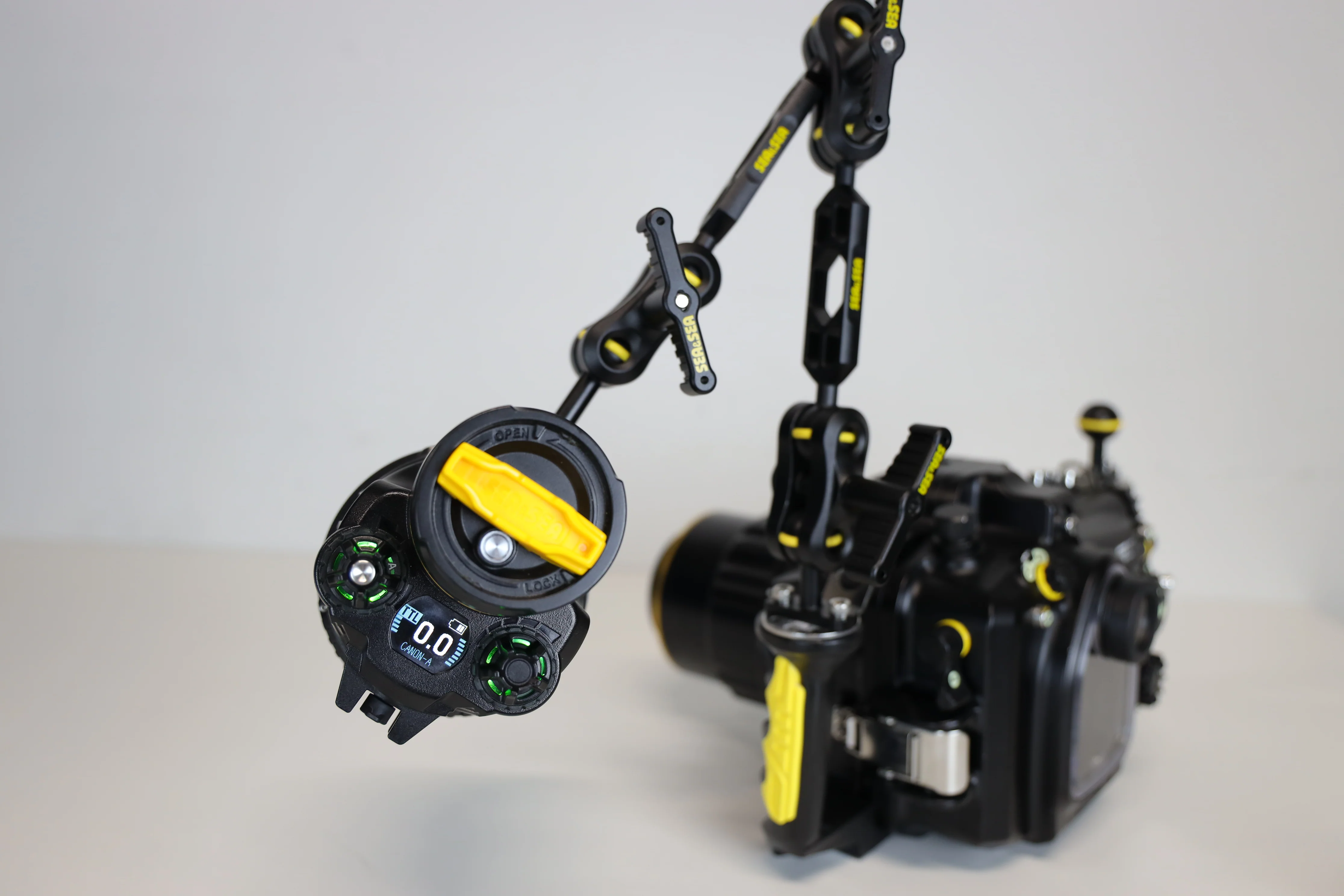 Sea & Sea YS-D130R Underwater Strobe - Image 7