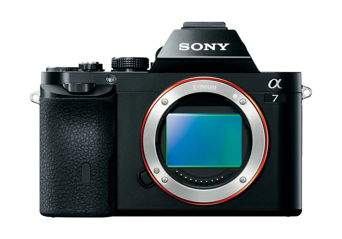 Sony Alpha a7 Mirrorless Digital Camera with FE 28-70mm f/3.5-5.6 OSS Lens - Image 11
